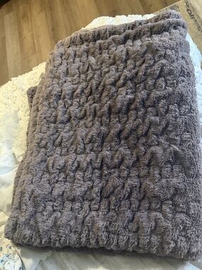 Madison Park Plush Throw Blanket - light lavender gray